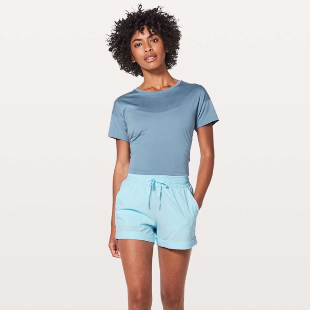 LULU🍋 Spring Breakaway Shorts - Picture 2 of 7